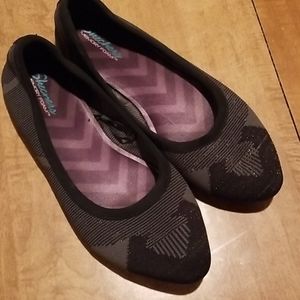 Sketchers memory foam black flats